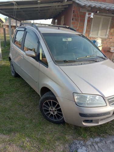 Imagem 14 de 15 de Fiat Idea 2010 1.4 Elx Flex 5p