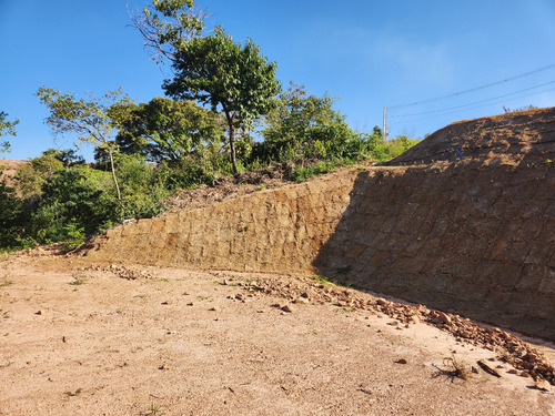 Terreno Em Condomínio Fechado - Grande Oportunidade! 70k De Entrada + Parcelas De R$ 1.258,00
