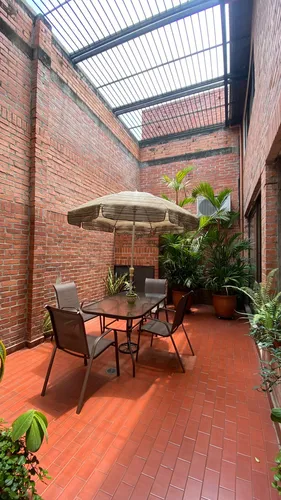 Casa Unifamiliar, De Dos Pisos, Muy Segura, Amplia Ymuy Bien Ubicada