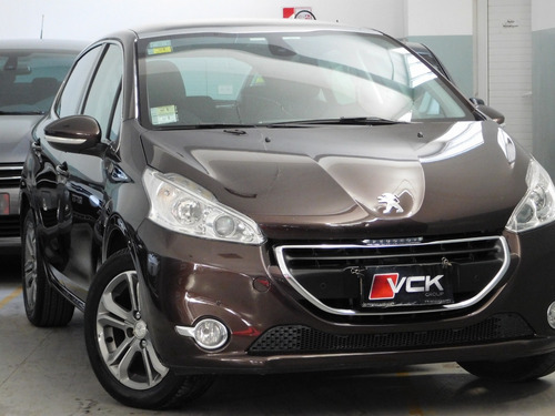 Peugeot 208 1.6 Feline 2014