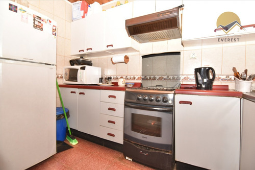 Se Vende Casa 6d 3b Con Estacionamiento. Algarrobo.