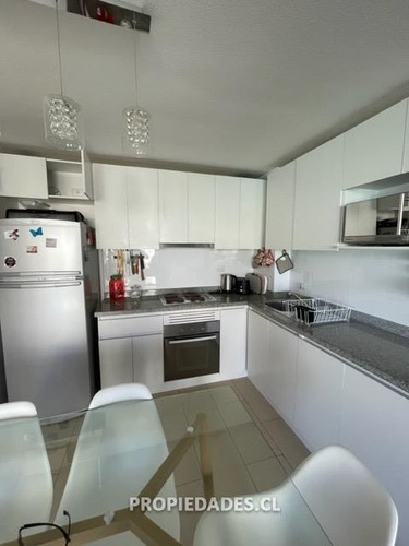 Imagen 3 de 18 de Departamento En Venta De 2 Dorm. En Papudo