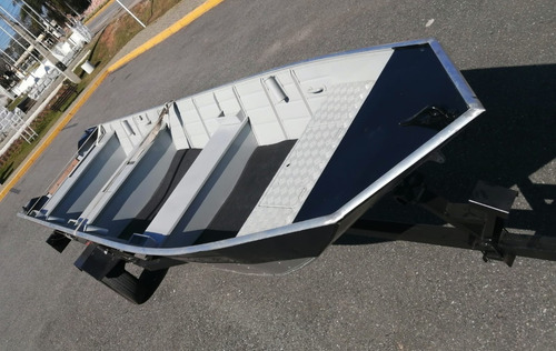 Imagem 6 de 9 de Barco De Aluminio Semichata 6 Mts E Carretinha