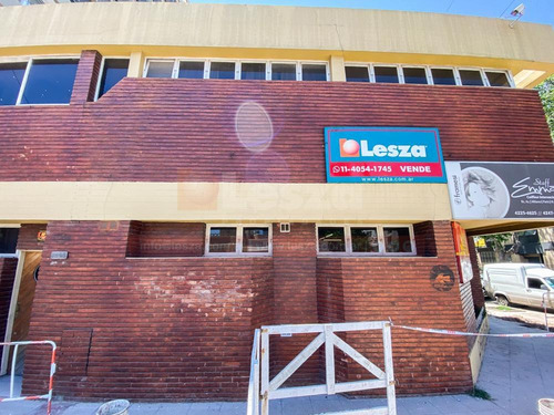Imagen 1 de 17 de Local Con Vivienda En Muy Buena Ubicación