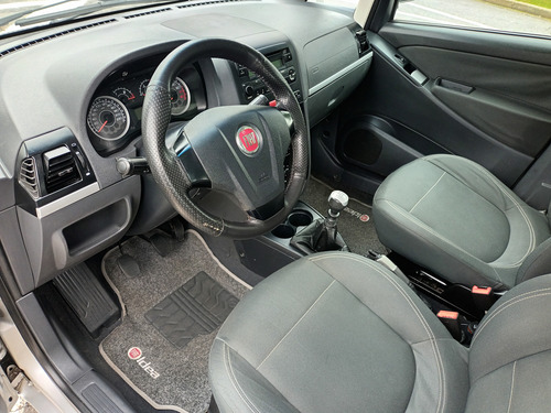 Fiat Idea 1.6 16v Essence Flex 5p