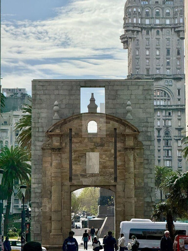 Oficina Cerca De Plaza Independencia