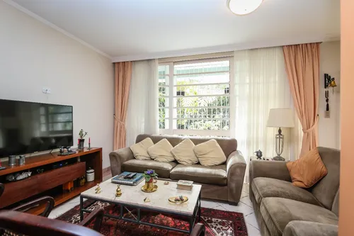 Casa Totalmente Reformada Pronta Para Morar Muito Bem.