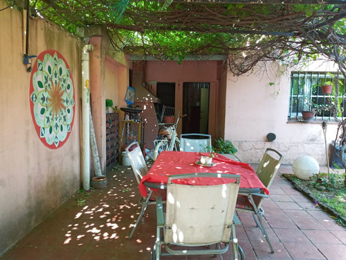 Imagen 19 de 24 de Casa Venta En Block 4 Ambientes A Reciclar Castelar Oportunidad