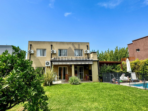 Casa  En Venta En La Cañada De Pilar, Pilar, G.b.a. Zona Norte