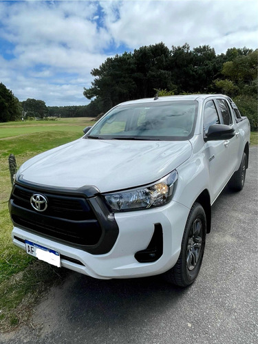 Toyota Hilux 2.8 D/C- SR M/T 4x4