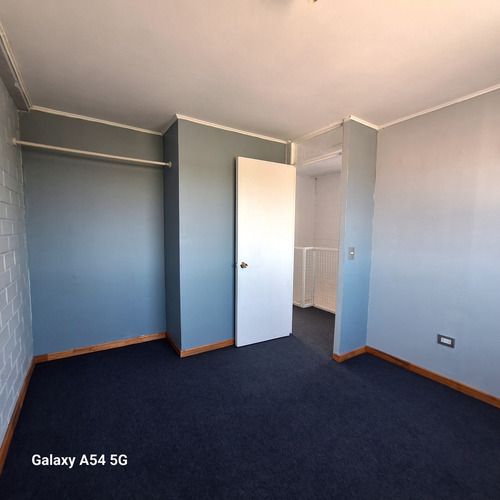 Se Vende Cómoda Casa 2 Pisos/3d/1b/ Amplio Patio Y 3 Est.