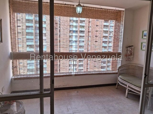 Se Vende Apartamento Prados Del Este. Mb