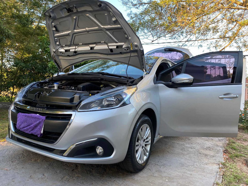 Peugeot 208 1.6 Allure 2017