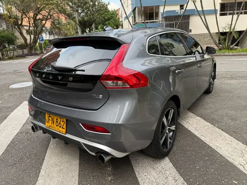 Volvo V40 2.0 T4 Drive-e R-design