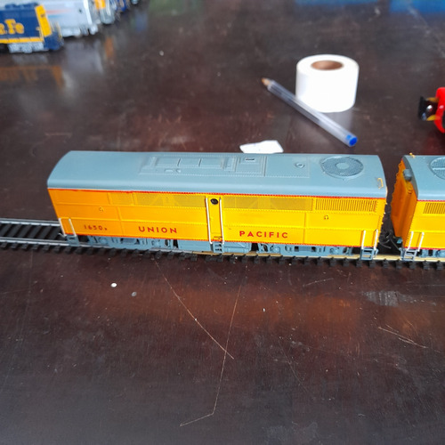 Imagem 3 de 9 de Locomotiva Duas Ho Gmd F7a/b Up Fratesche Engate Kadee /7