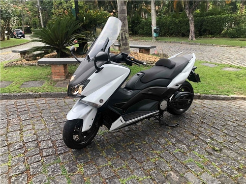 Imagem 2 de 13 de Yamaha Tmax