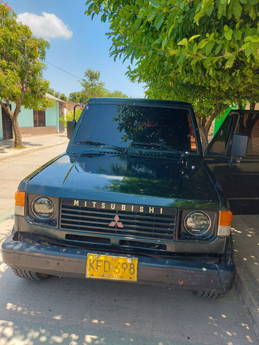 Mitsubishi Montero .