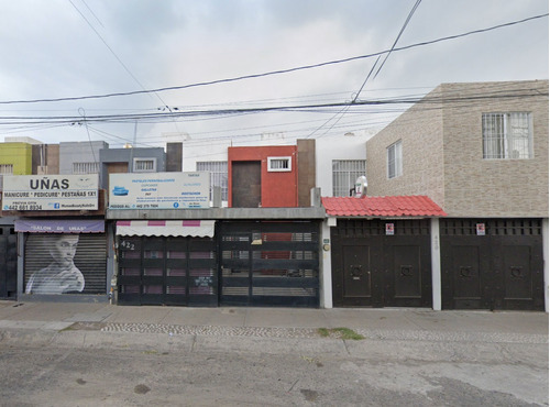 Casa En Venta, Recuperación Bancaria, Col. Mision Del Carrilo, Santiago De Queretaro , Queretaro. Laab2