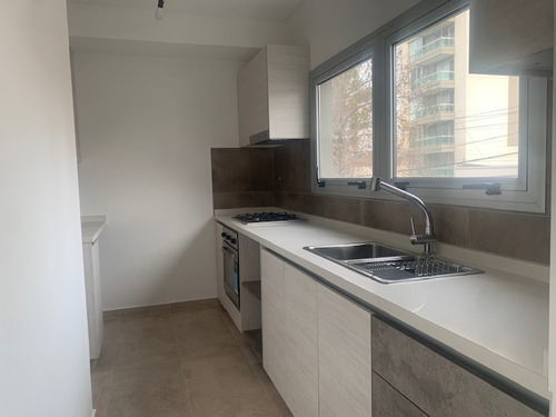 Departamento De 3 Ambientes Con Cochera A Estrenar En Bernal Centro