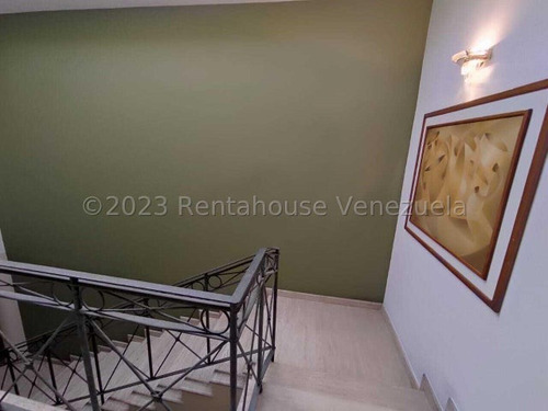 Casa En Venta Urbanizacion La Soledad Maracay Remodelada Pisos De Marmol Buena Ubicacion Zona Norte Kg:23-30429