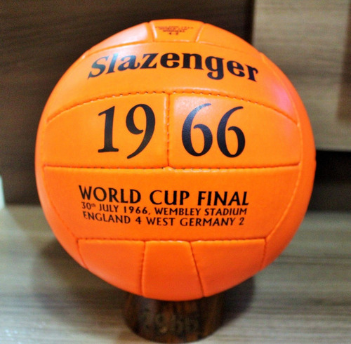 Rara Bola Slazenger Copa Inglaterra 1966 E Lindo Suporte