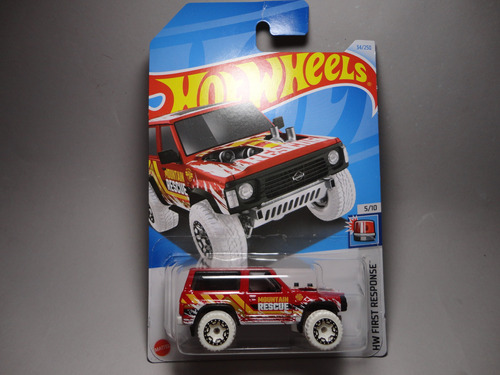 Hot Wheels Nissan Patrol Hw First Response (color Rojo)