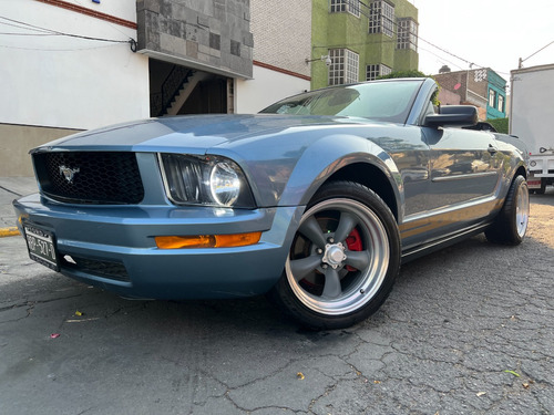 Ford Mustang V6 Convertible