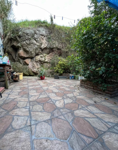 Vendo 2 Casas En Un Padrón De 400m2, Al Frente Jardín, En Una Planta 5 Dorm, 3 Baños, Entrada Para Autos 5. Malvin Sur Usd 280.000 Dolares