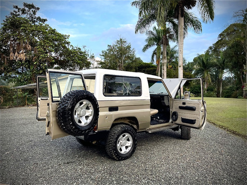 Toyota Land Cruiser 4.5 Fzj73