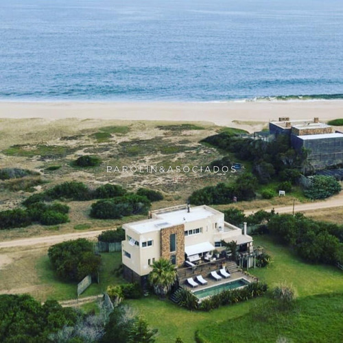 Hermosa Casa Con Vista Al Mar!!- Ref: 3111