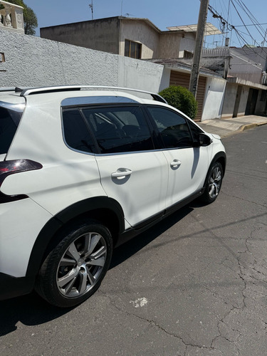 Peugeot 2008 1.2 Puretech Allure Pack