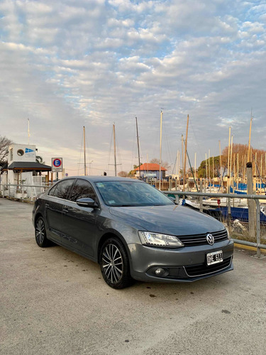 Imagen 2 de 14 de Volkswagen Vento 2.0 Sportline Tsi 200cv Dsg 2014
