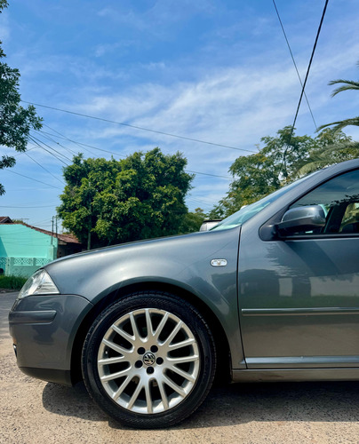 Volkswagen Bora 1.8 Highline T 180cv Cuero