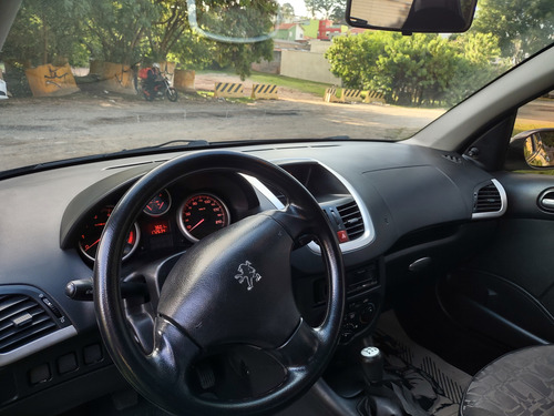 Peugeot 207 1.4 Xr Flex 5p