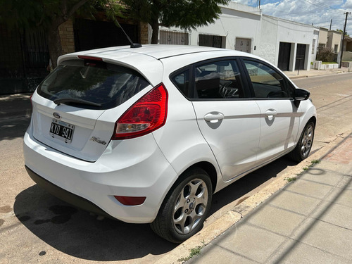 Ford Fiesta Kinetic 1.6 Design 120cv Titanium