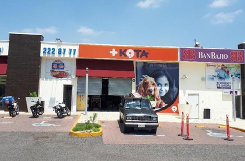 Imagen 1 de 6 de Local Comercial En Renta En Plaza Comercial Muy Bien Ubicada, Colinas Del Cimatario, Centro Sur, Qro