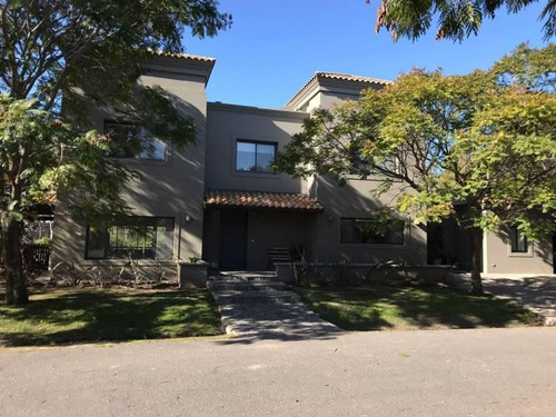 Imagen 1 de 17 de Casa En Venta En Laguna Del Sol