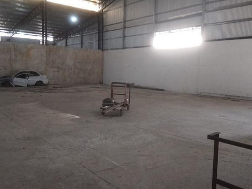 Deposito De 7.000m2 En Planta Con Frente Sobre Avda Antartida Argentina De 100 Ml, Techos Metalicos