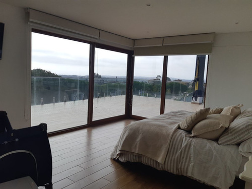 2 Amplias Casas En Seguro Condominio En Mantagua