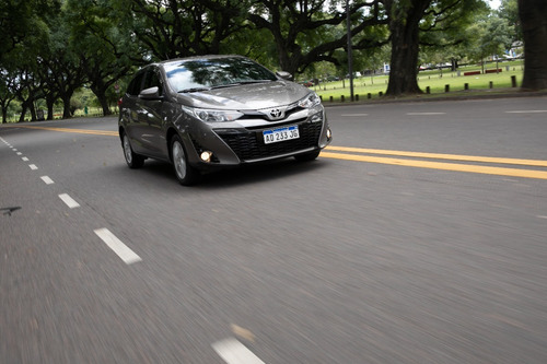 Imagen 5 de 9 de Yaris Xs Audio 1.5 5p