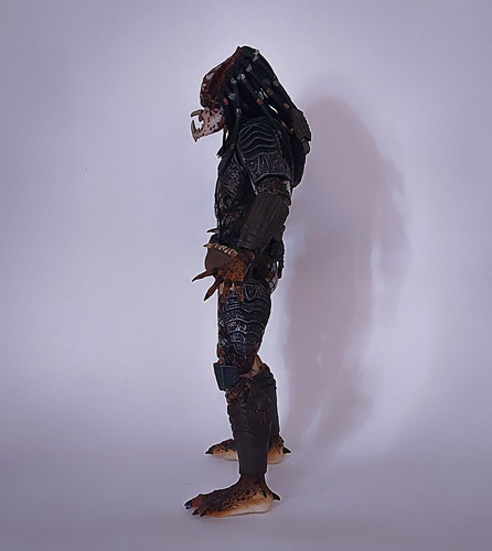 Figura Depredador City Hunter, 2010 (neca) (Usado)