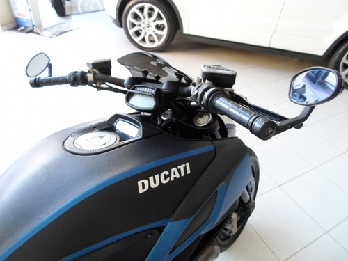 Imagem 5 de 8 de Ducati Diavel Abs 1198