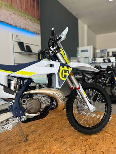 Imagen 5 de 20 de Husqvarna Te 300i Enduro 2t 2023 Ktm