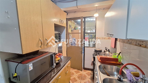 Casa En Venta De 5 Dorm. En Estación Central, Ymg