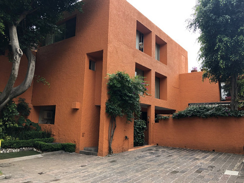 Casa En C-h Estilo Barragan En La Mejor Zona De Coyoacan
