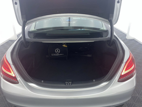 Imagen 24 de 25 de Mercedes Benz C200 2.0 Cgi Exclusive
