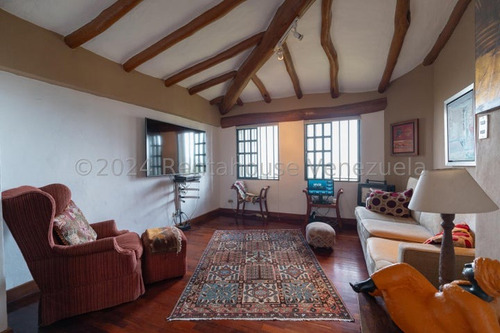 Casa En Venta 730 Mtrs2 ,con Vista. Calle Cerrada! La Lagunita Country Club Mls #24-25099 Francis Zeppieri