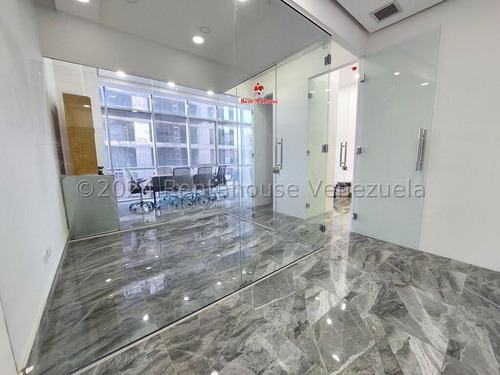 Venta Hermosa Oficina En Las Mercedes Con Vista Panoramica. 24-15675 Fg