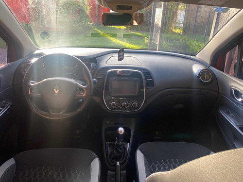 Imagen 8 de 9 de Renault Captur 2017 2.0 Zen