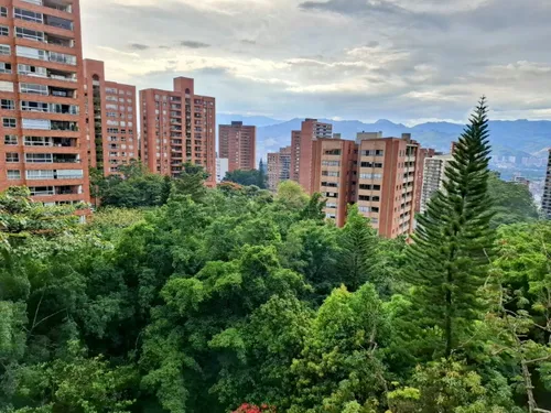 Apartamento En Venta Ubicado En El Poblado Sector Loma De Los Gonzalez (26528).